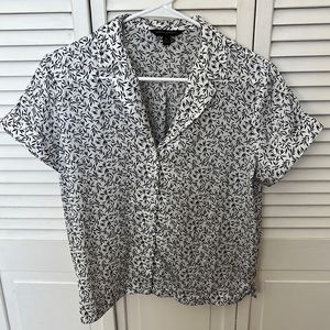 Banana Republic patterned button up top size S